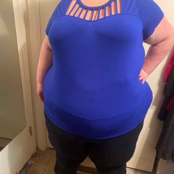 torrid Plus-Size Cut Out T Shirt, Blue, Size 5X - Picture 1 of 2